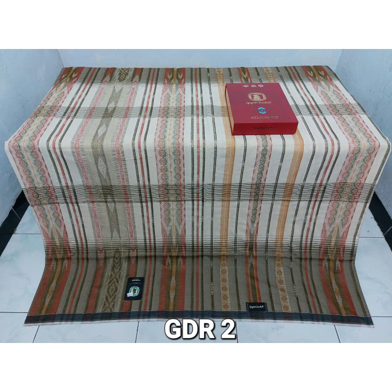 SARUNG GAJAH DUDUK SERUMPUN