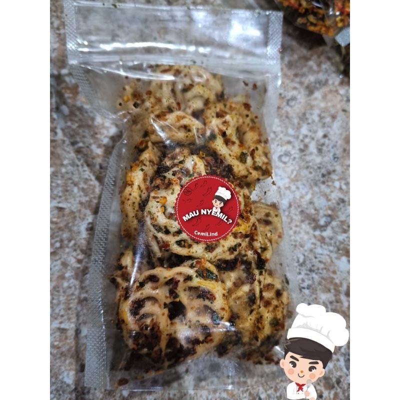 

KERUPUK KRITING SEBLAK PEDAS, daun jeruk.