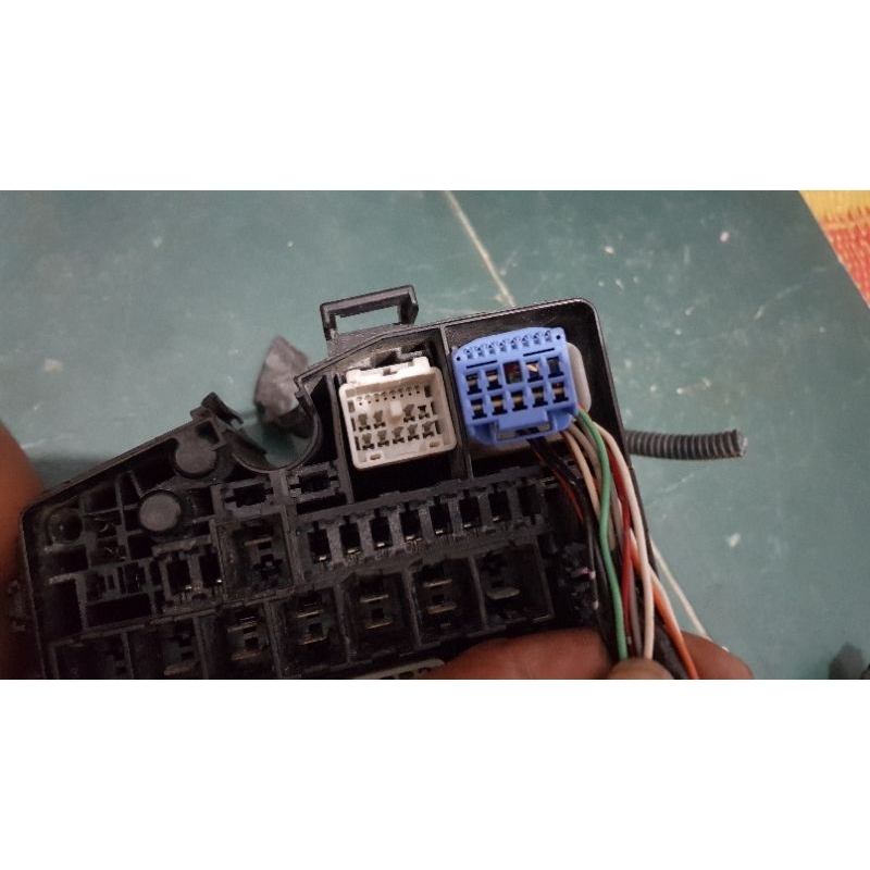 Soket biru 17 pin female kabel body Toyota Vios