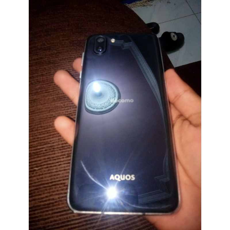 Sharp AQUOS r2
