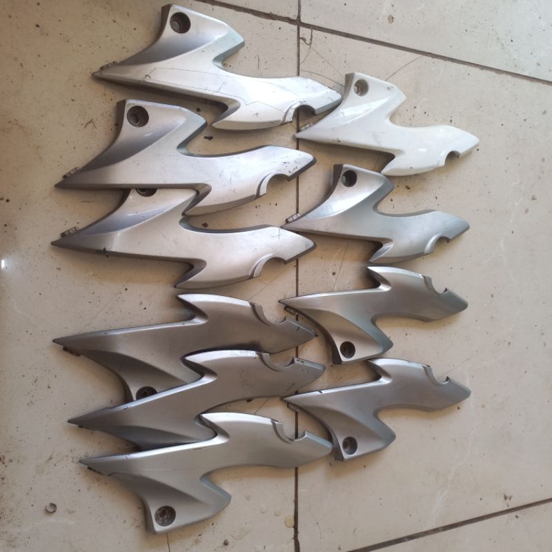 cover kupingan lampu depan old cb150r k15