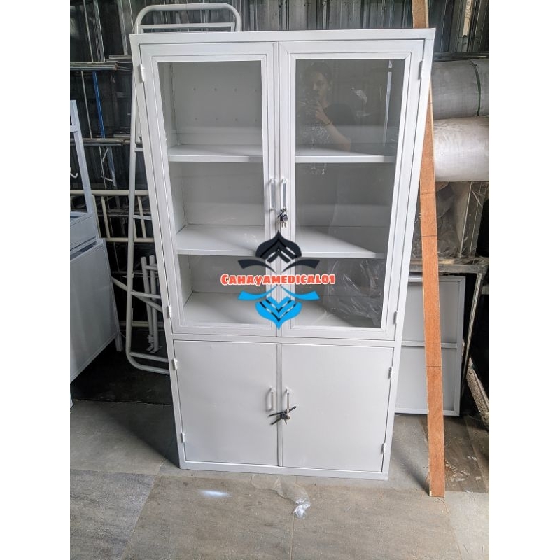 Lemari obat / Lemari obat 2 pintu besi / Lemari obat besi / Lemari medis
