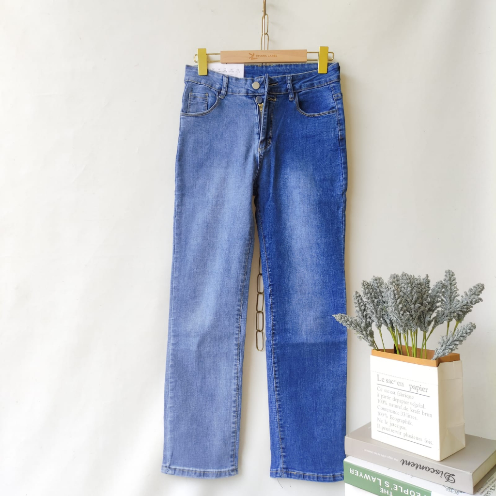 Celana Wanita Jeans  Dua Warna Gelap Terang, Celana Jeans Wash Premium