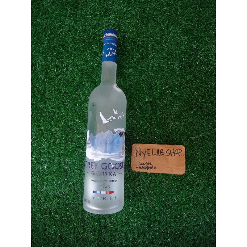 botol bekas grey goose vodka untuk pajangan