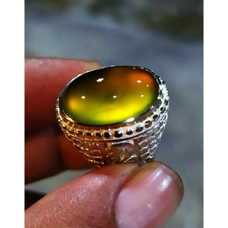 cincin batu idocrase bio solar change color
