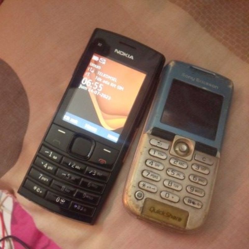 Nokia X2-02 Dual Sim bonus Sony Ericsson K300i