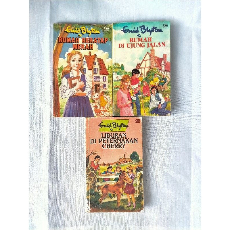 PAKET ENID BLYTON RUMAH BERATAP MERAH,RUMAH DI UJUNG JALAN,LIBURAN DI PETERNAKAN CHERRY