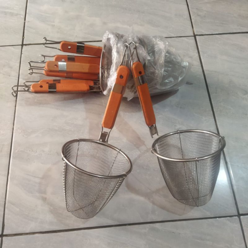 saringan mie ayam/saringan mie kocok stainless gagang kayu