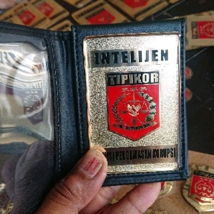 dompet kulit KTA intelejen tipikor kpk