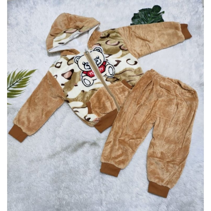 setelan baju hangat motif macan