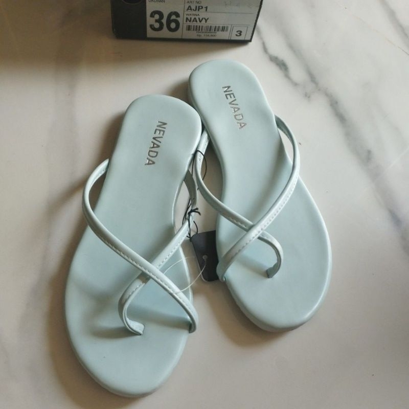 Sandal jepit nevada