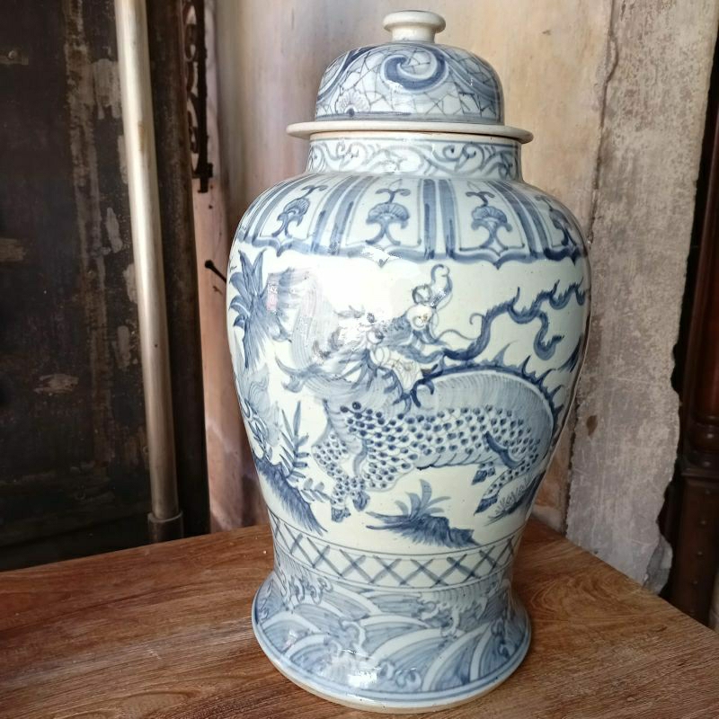 Old Vas Keramik Cina Biru Putih Motif Naga Antik