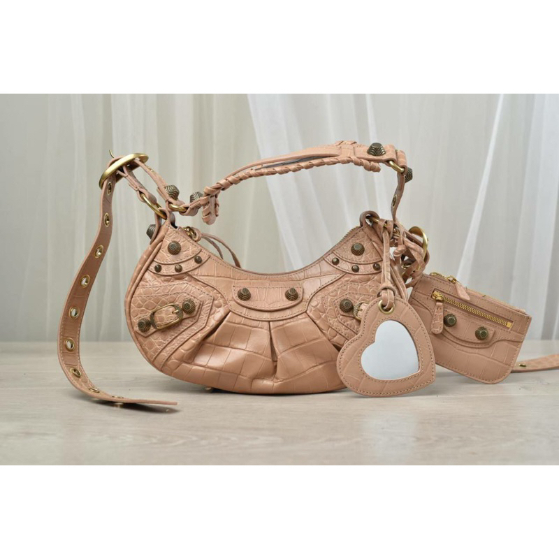 Pelunasan Balenciaga Le Cagole