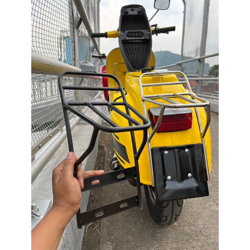 backrack vespa rak belakang vespa pts special super sprint model import genoa hitam dan croom