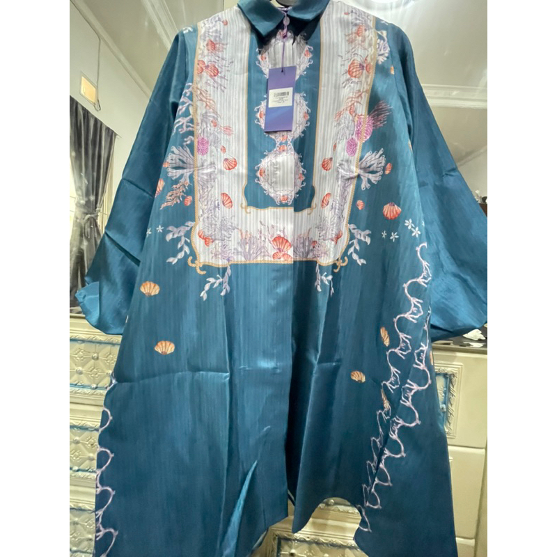 Benang Jarum Aquarielle puffy Tunic