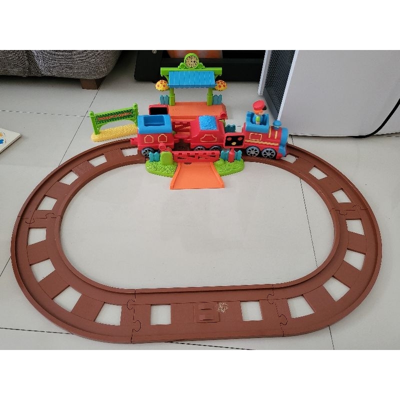 ELC Happyland train (preloved)