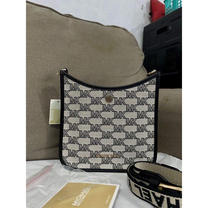 mk briley black multi