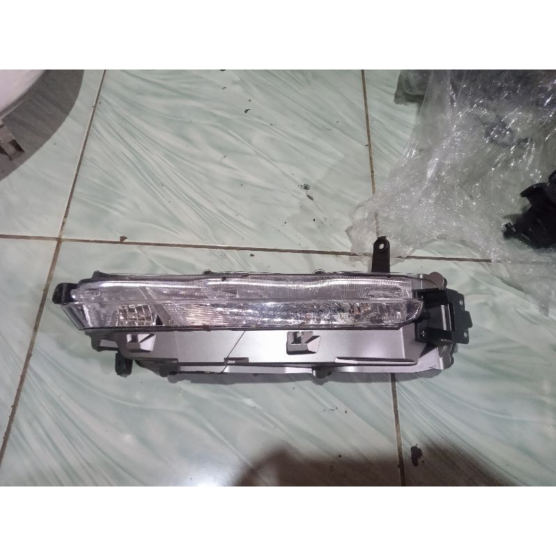 LAMPU SEIN BUMPER DEPAN FORTUNER VRZ FACELIFT 2021