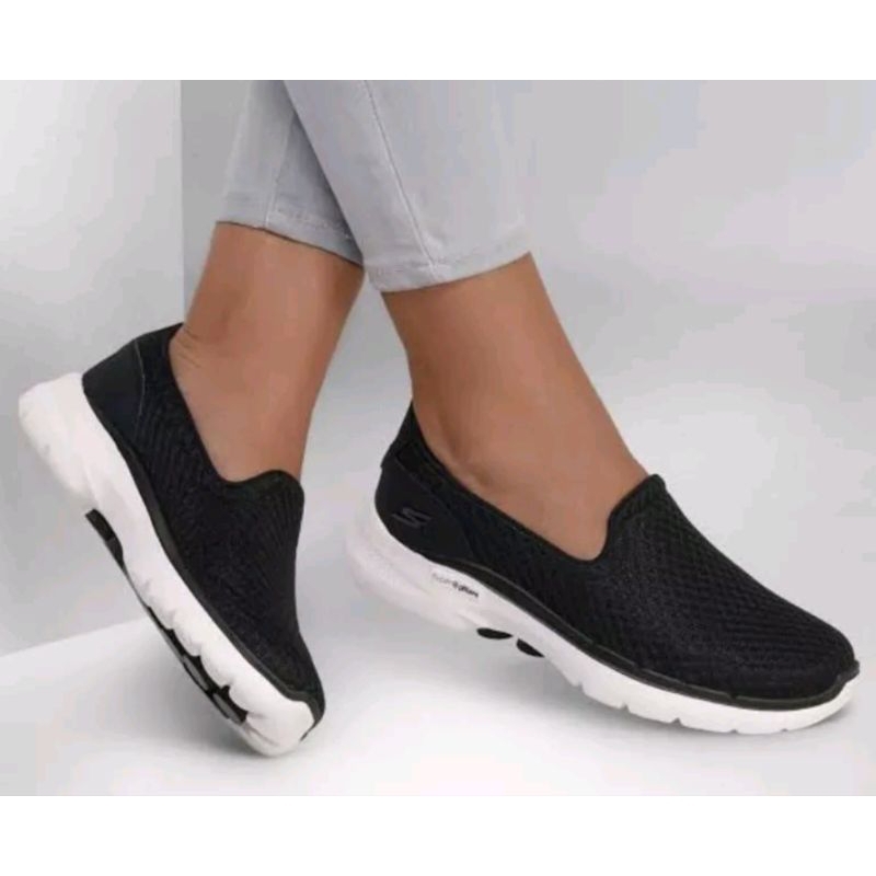 Skechers Go Walk 6 sepatu Hitam Wanita size 39 original sale