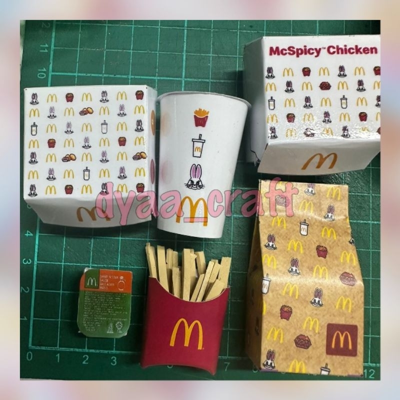 McD*nalds x NewJeans Special Package Edition Fridge Magnet