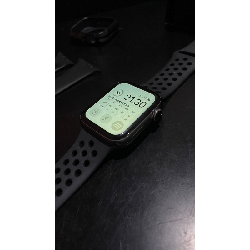 iWatch series 4 44mm Nike +