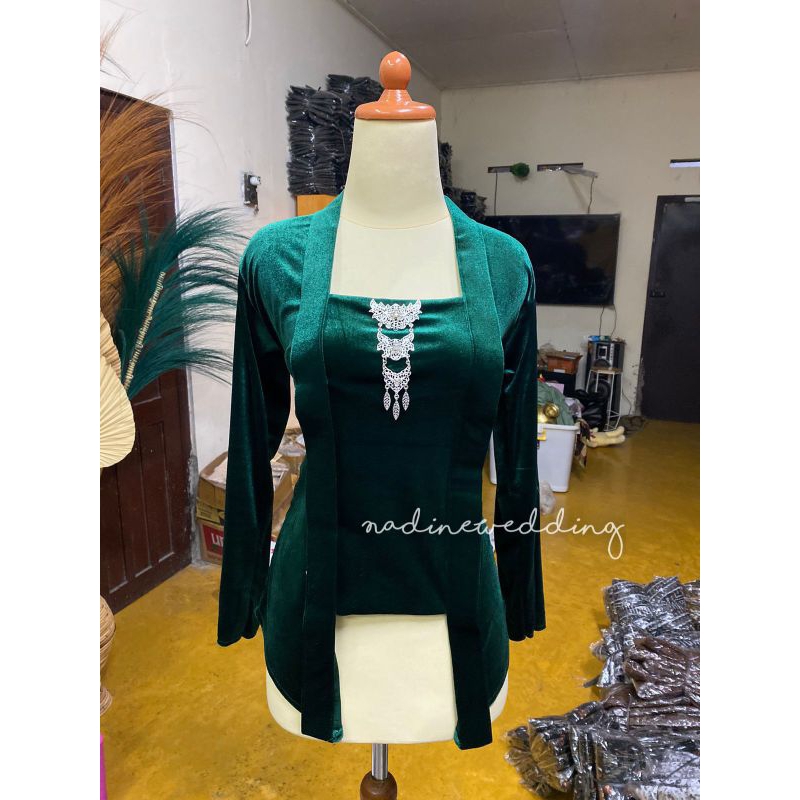Kebaya Kutubaru - Polos, Warna Hijau Botol / Bludru Premium