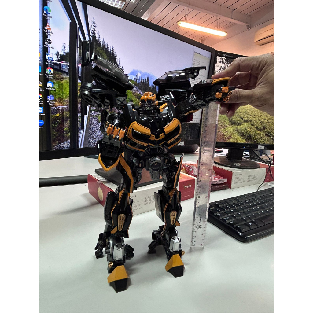 Bumblebee BB 02 Black Bee Warrior mecanical aliance mainan transformer deformation to car