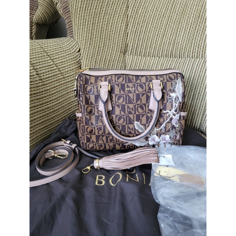 Bonia speedy signature bordir Authentic Preloved