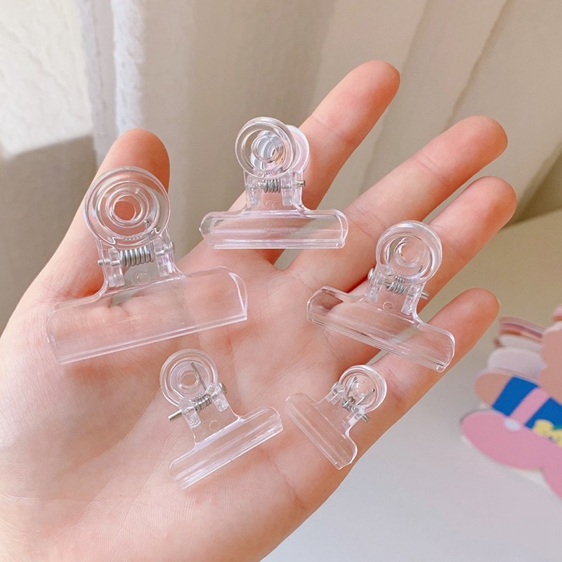 

KK Klip Penjepit Kertas Paper Clip Plastik Bening Ukuran 50 mm