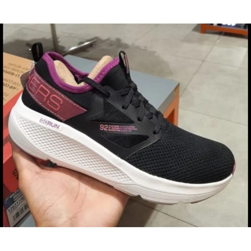 on sale skechers women