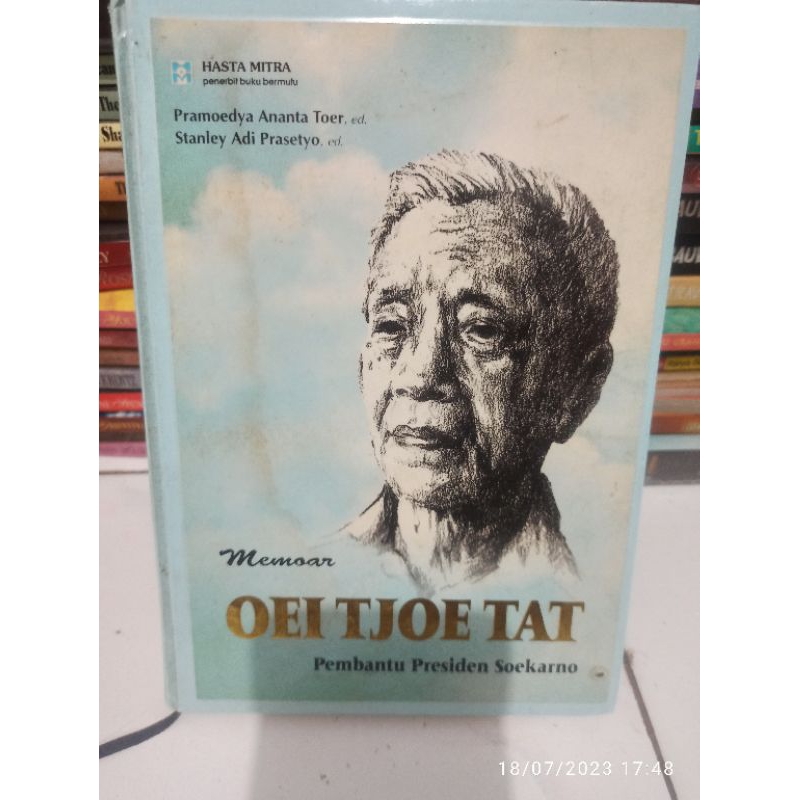buku memoar Oei Tjoe Tat