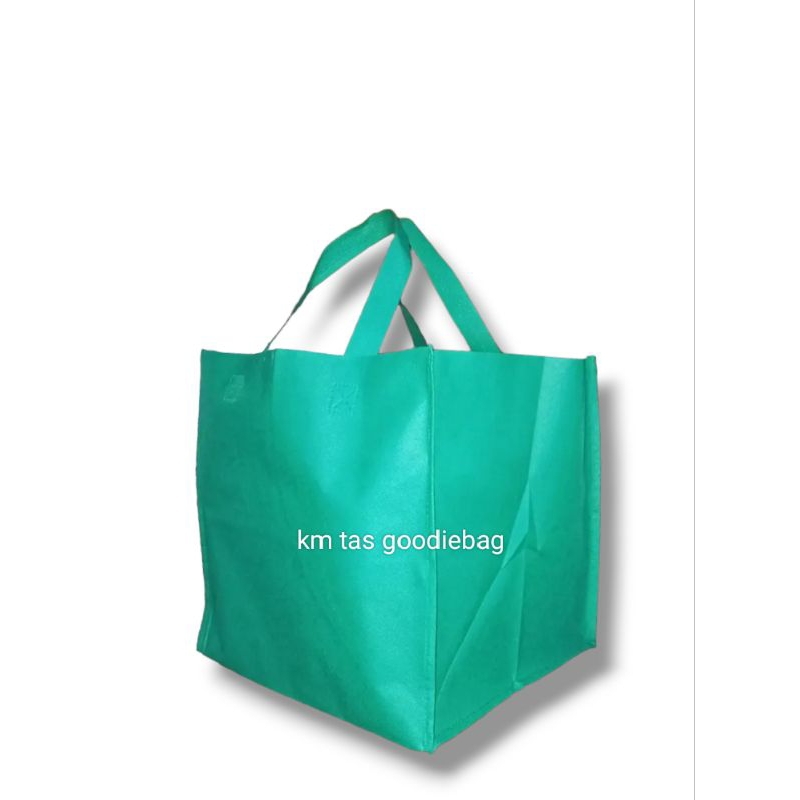 

[ STOK HABIS ] goodiebag Tas Press Box plipit Uk.30x30x30 goodiebag isi 12pcs/ spunbond
