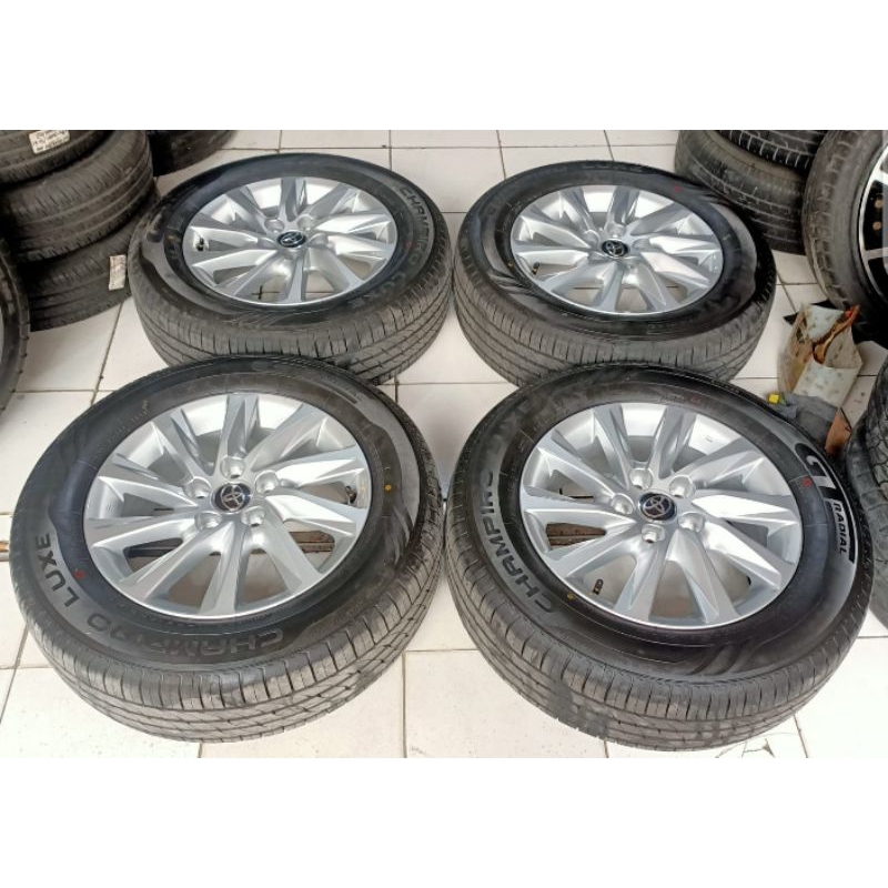 Velg Mobil Original Toyota Innova Zenix Ring 16 Pcd 5x114 + Ban CHM 205 65 R16 kondisi masih mulus B