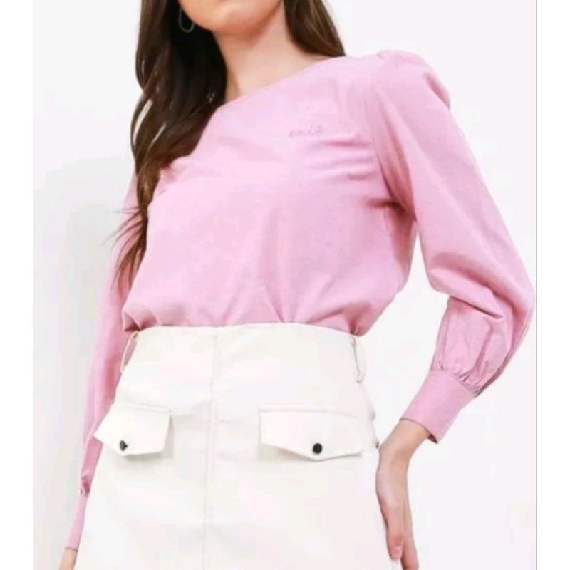 BLOUSE EXIT