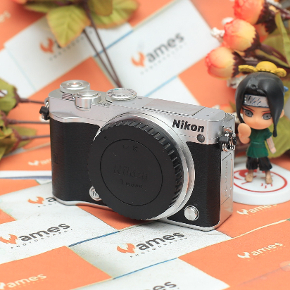 Nikon J5 Body Only Kamera Mirrorless - Tanpa Lensa