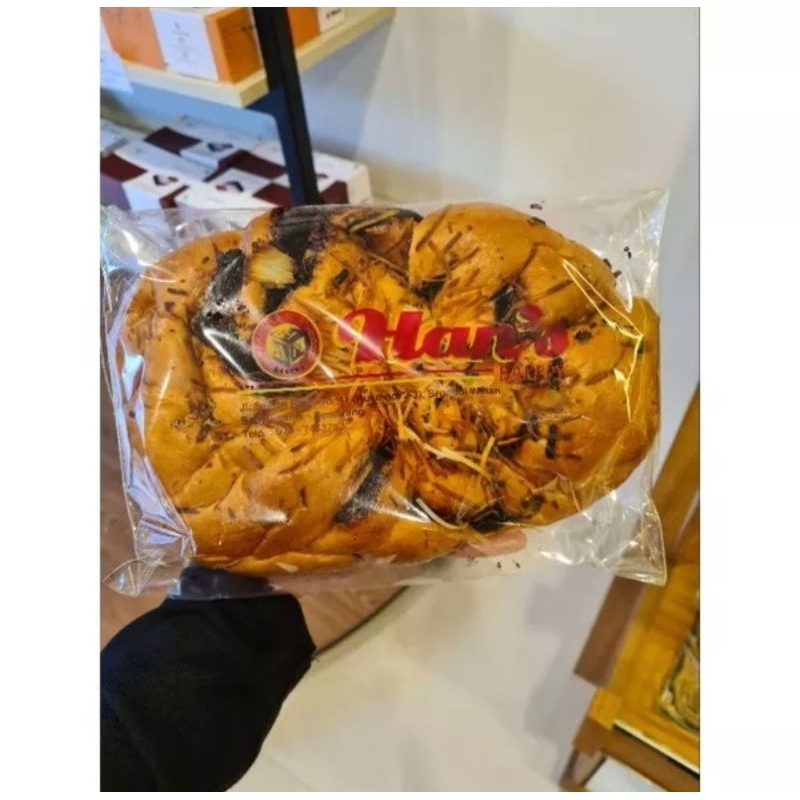 

Roti bajul besar Han's Bakery Salatiga