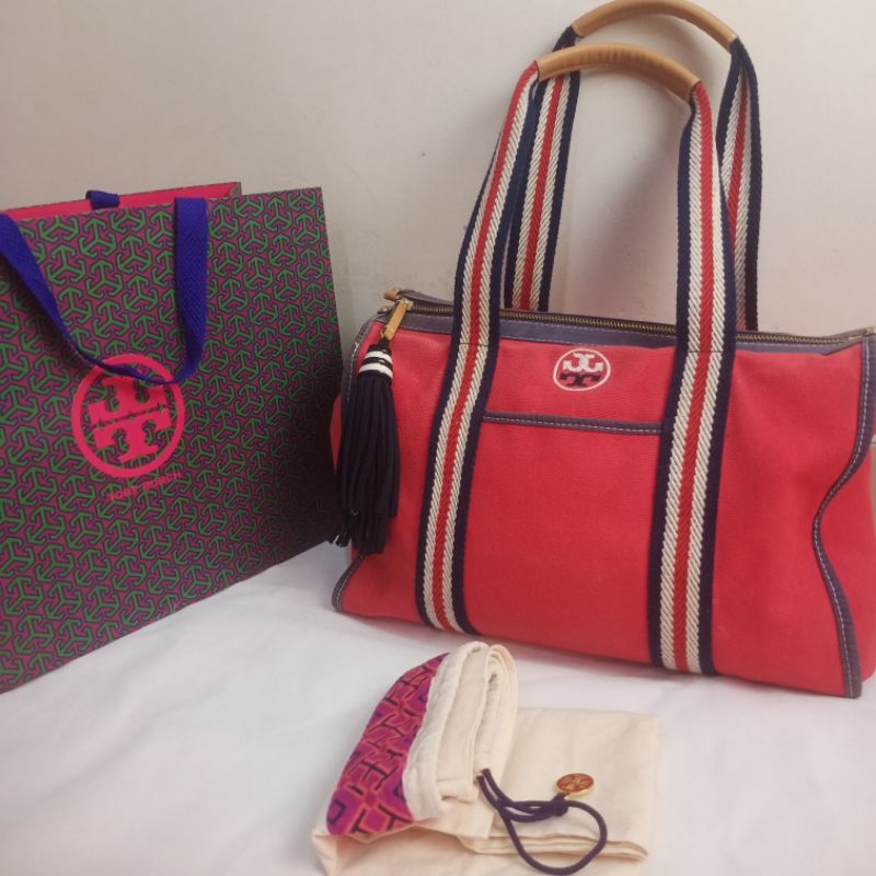 preloved TAS TOrry EMBROIDERED-T