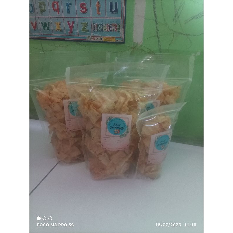 

kripik pangsit garlic spicy