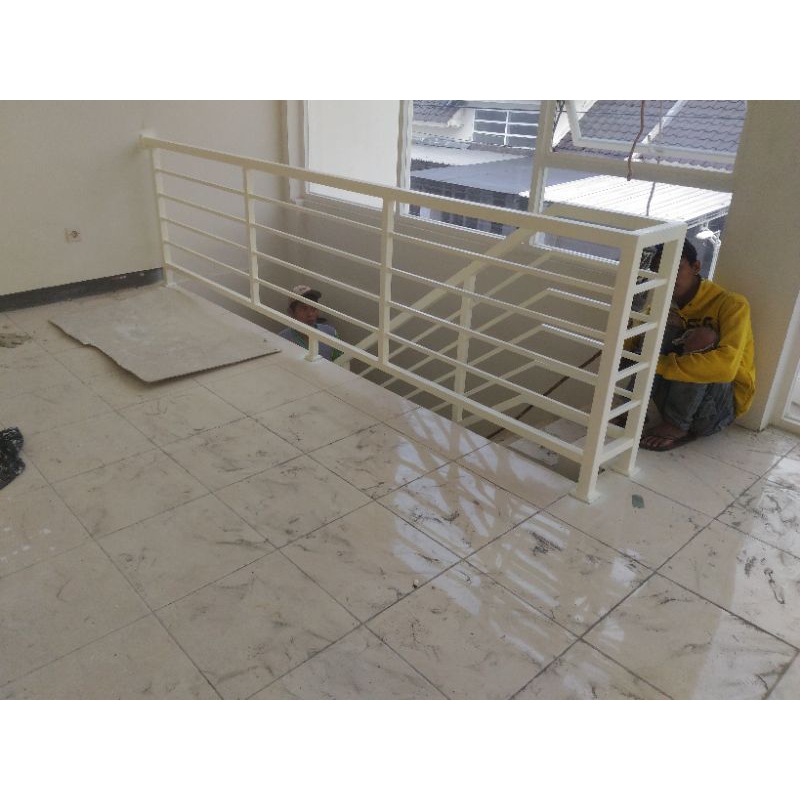 Raling tangga minimalis