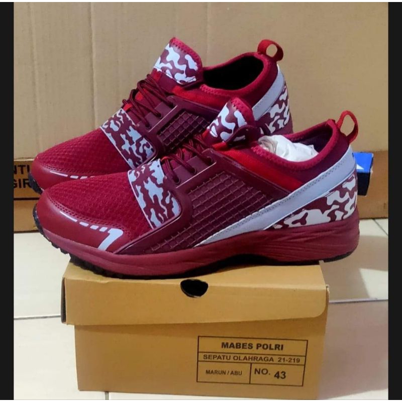 Sepatu Olah Raga Jatah Polri