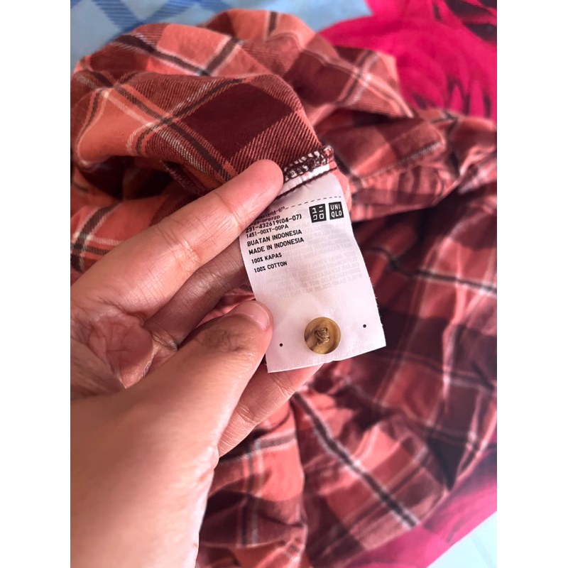 Kemeja Flanel Uniqlo Wanita (preloved)
