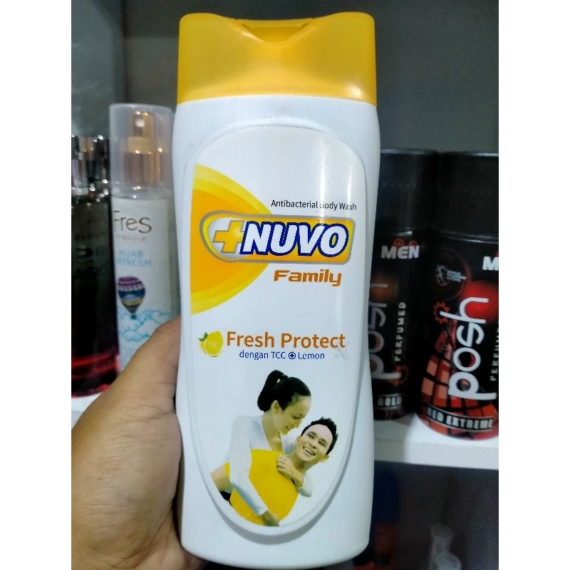 Nuvo Family Sabun Mandi Cair Botol 250ml