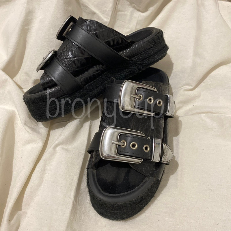 [NO NEGO] PRELOVED SANDAL TIGAH HOME (Bucky Black Croco Slider) - M
