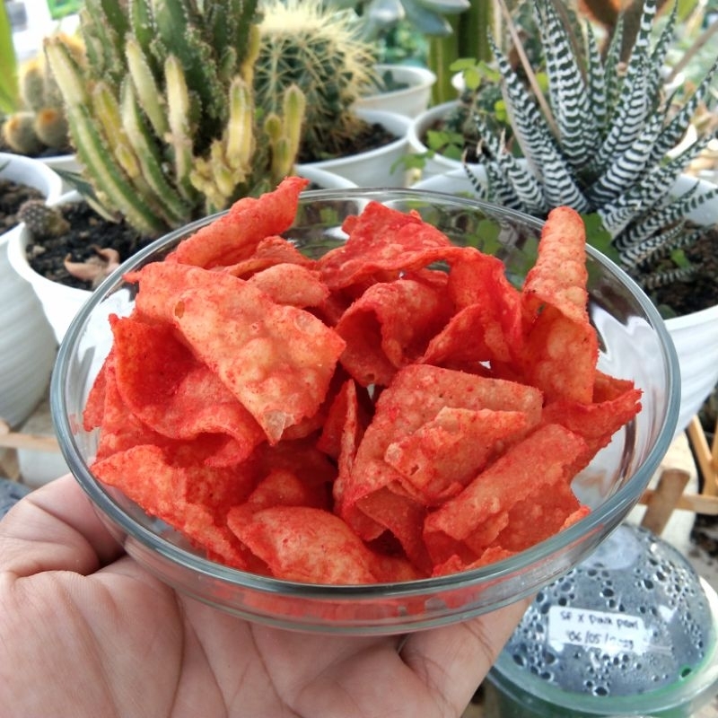 

keripik pangsit rasa balado pedas /200gr