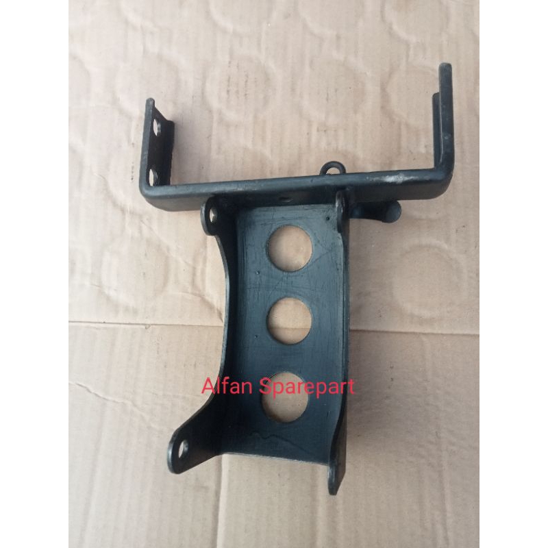 monting engin depan brecket mesin depan Minerva 150 MX 150 original seken