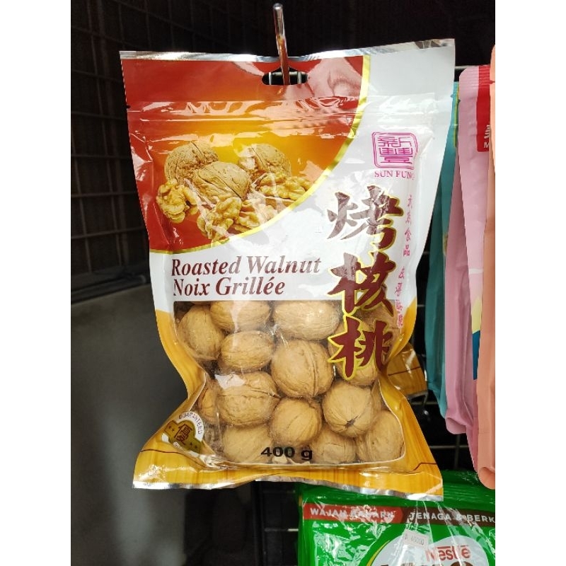 

kacang walnut