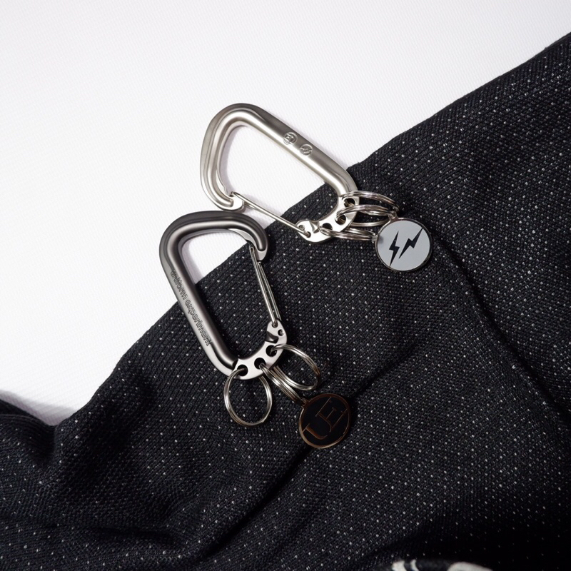 CARABINER FRAGMENT ALUMINUM