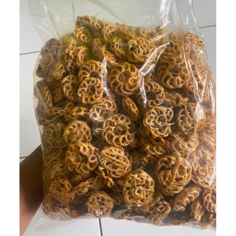 

Nafariz724 Kerupuk Seblak Bantat Kering Daunjeruk Viral Rafael 1Kg