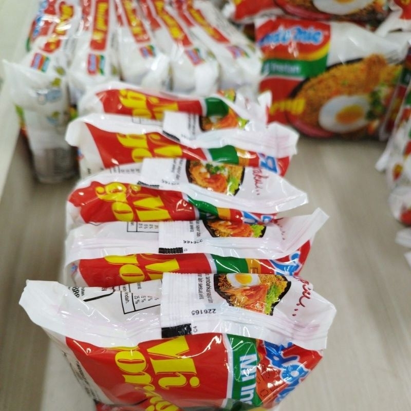 

1paket indomie 85gr isi 5pcs