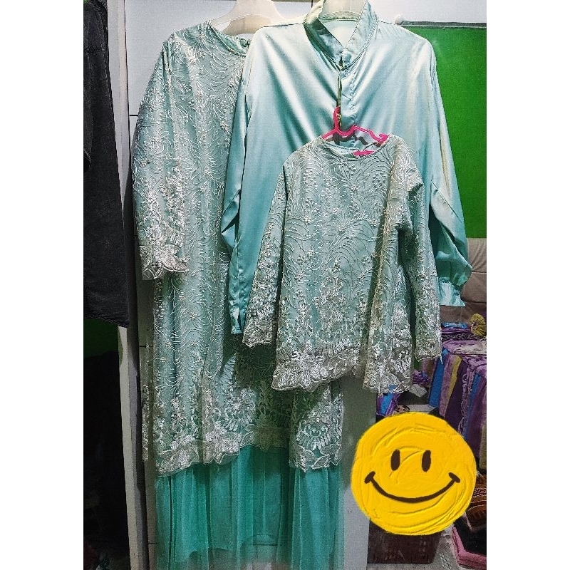 baju couple keluarga l preloved baju couple l couple keluarga brukat l set pakaian keluarga l brukat